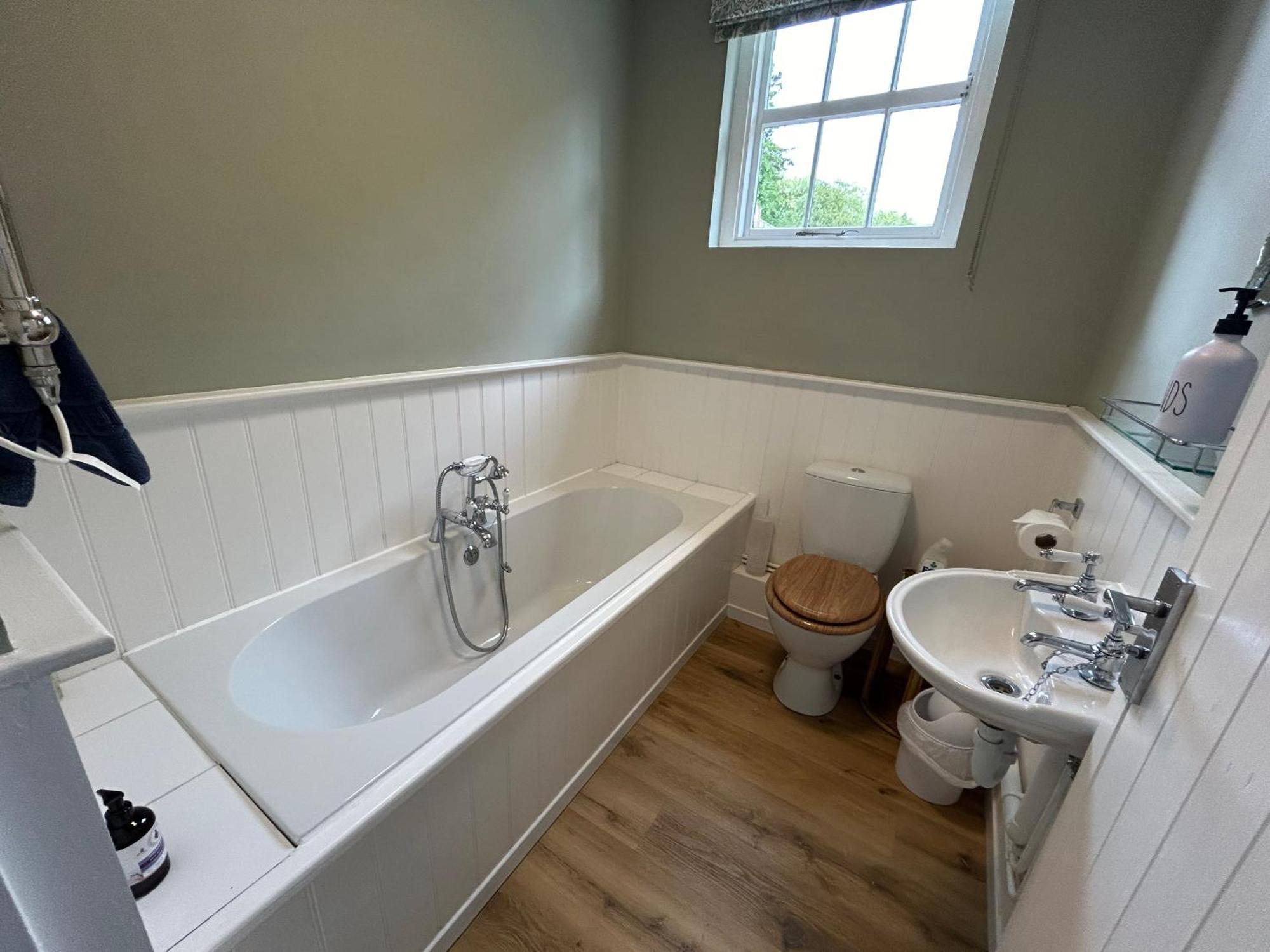 *New* Hartest Vineyard 2 Bed Cottage With Parking 外观 照片